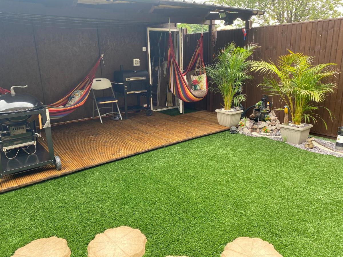 Quiet, spacious double bedroom! Peterborough Exterior foto